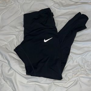 Black Nike leggings